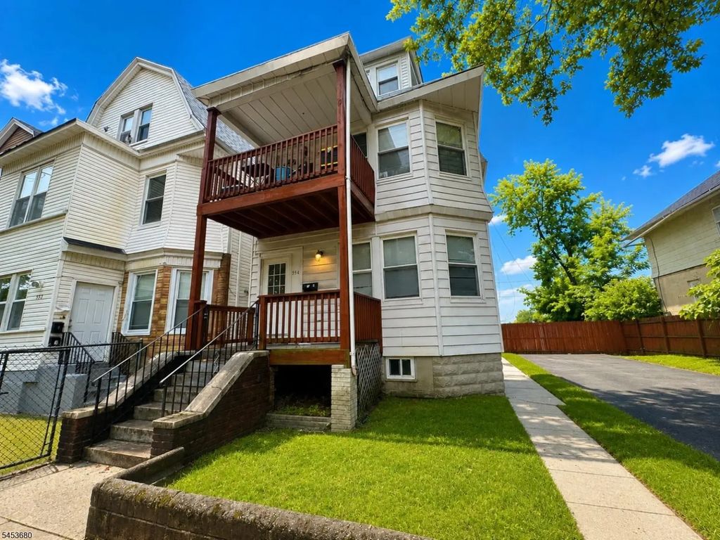 554 Norwood St, East Orange City