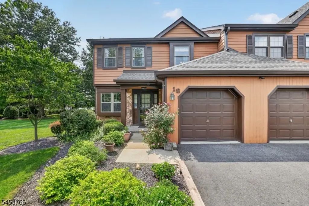 18 Estate Rd, Hillsborough Twp.