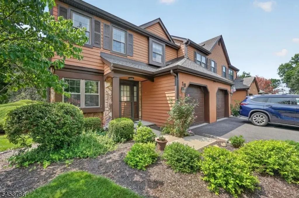 18 Estate Rd, Hillsborough Twp.