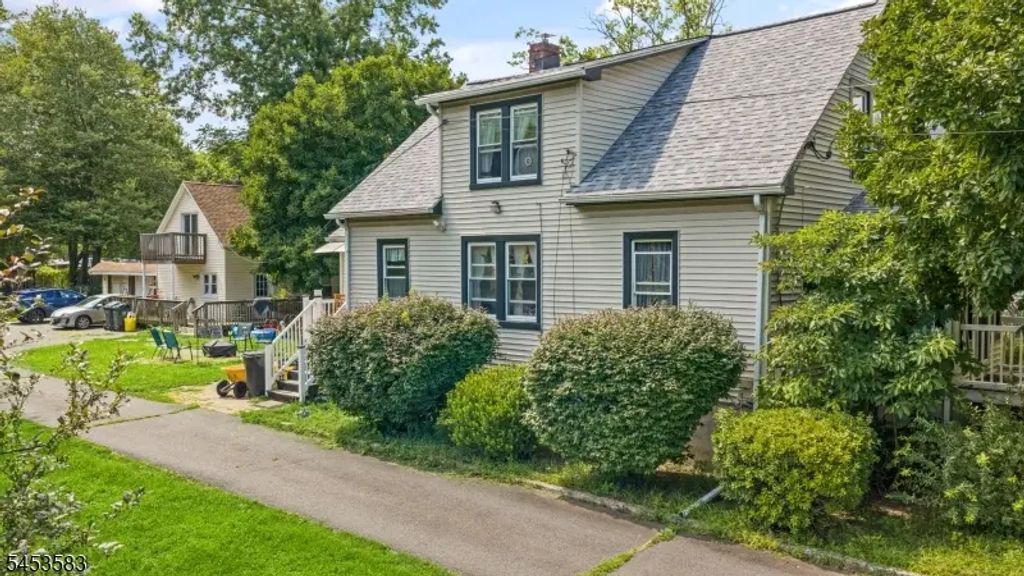 192-194 Deans Ln, South Brunswick Twp.