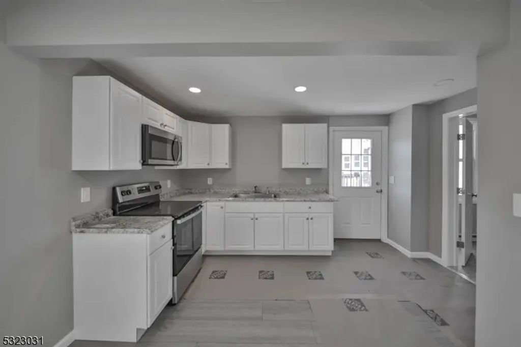 427 E Central Ave, Alpha Boro