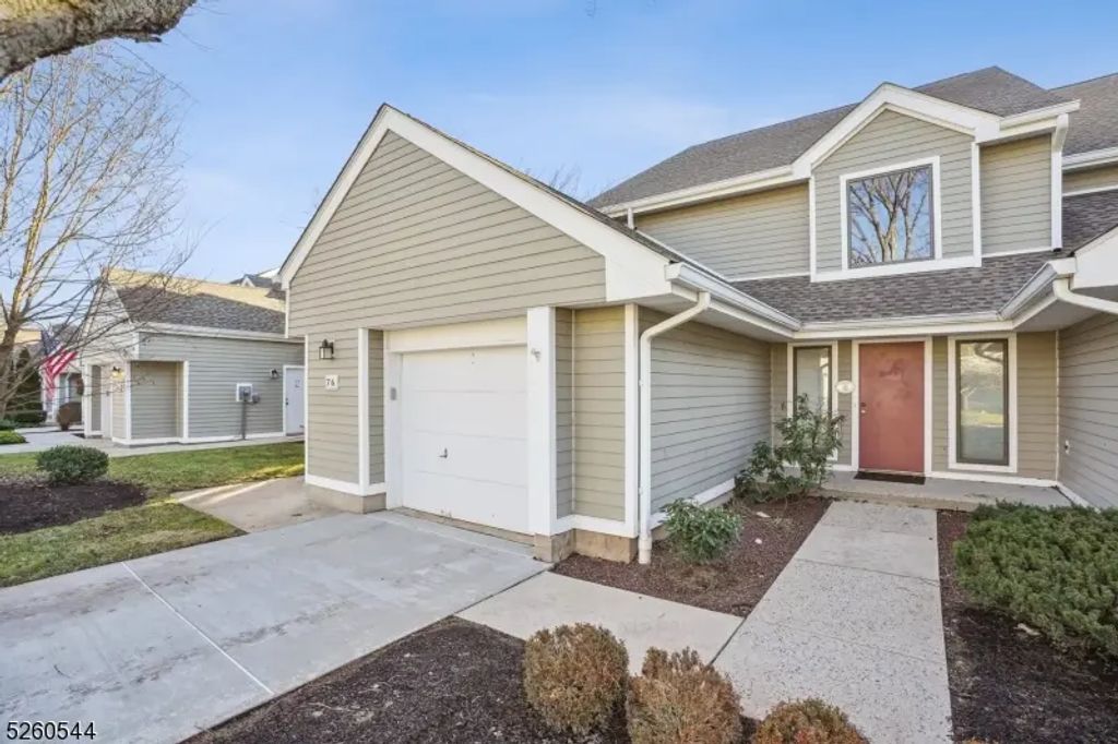 76 Stryker Ct, Bridgewater Twp.