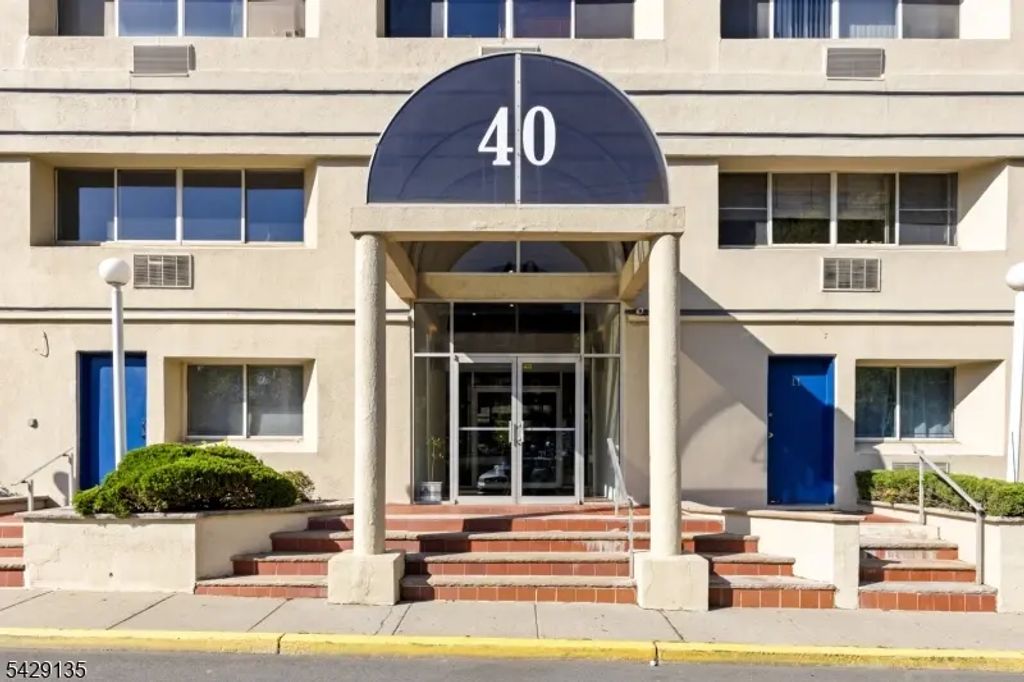 40 Fayette St, Perth Amboy City