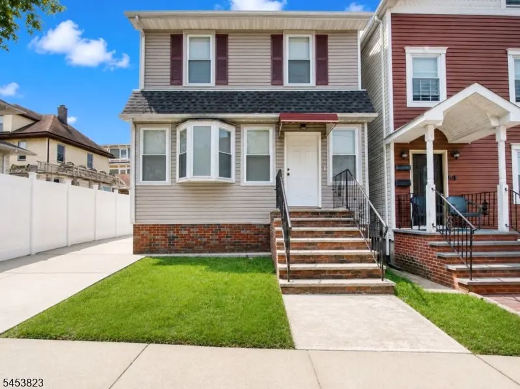 858 Lyons Ave, Irvington Twp.