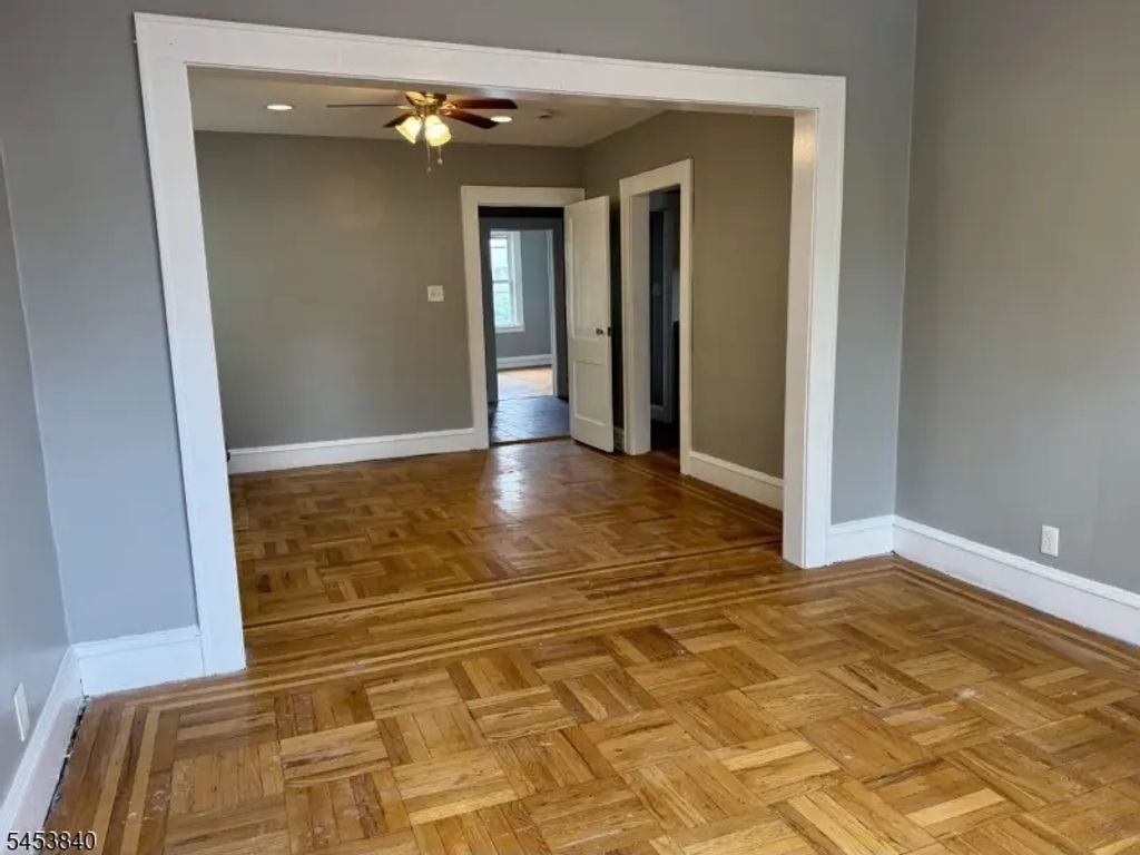 145 Maple St, Kearny Town