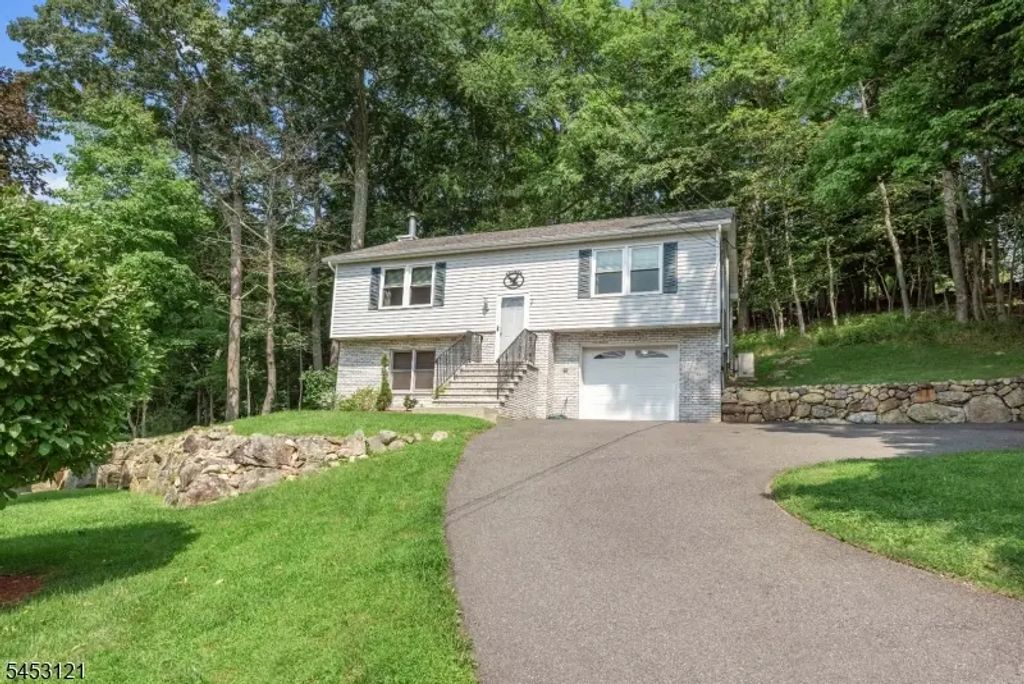 65 Prospect Point Rd, Jefferson Twp.