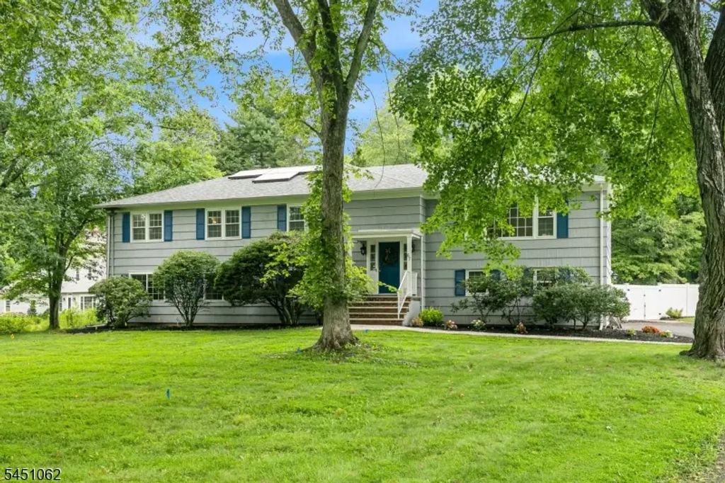 67 Kinnan Way, Bernards Twp.