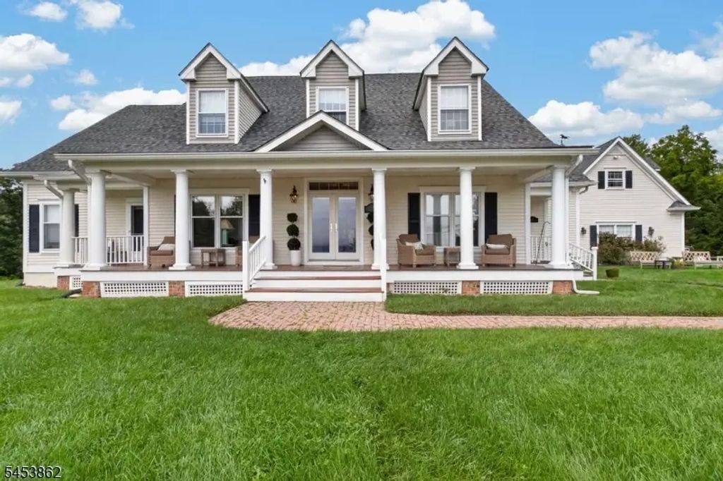 2 Glencree Ln, Clinton Twp.