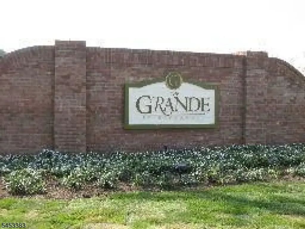 1203 Wharton Ct, Riverdale Boro