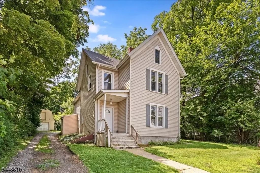 4 Maple St, Andover Boro