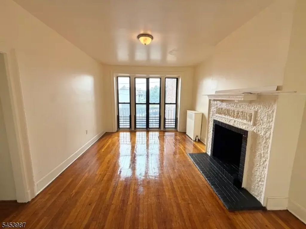 94 S Munn Ave, East Orange City