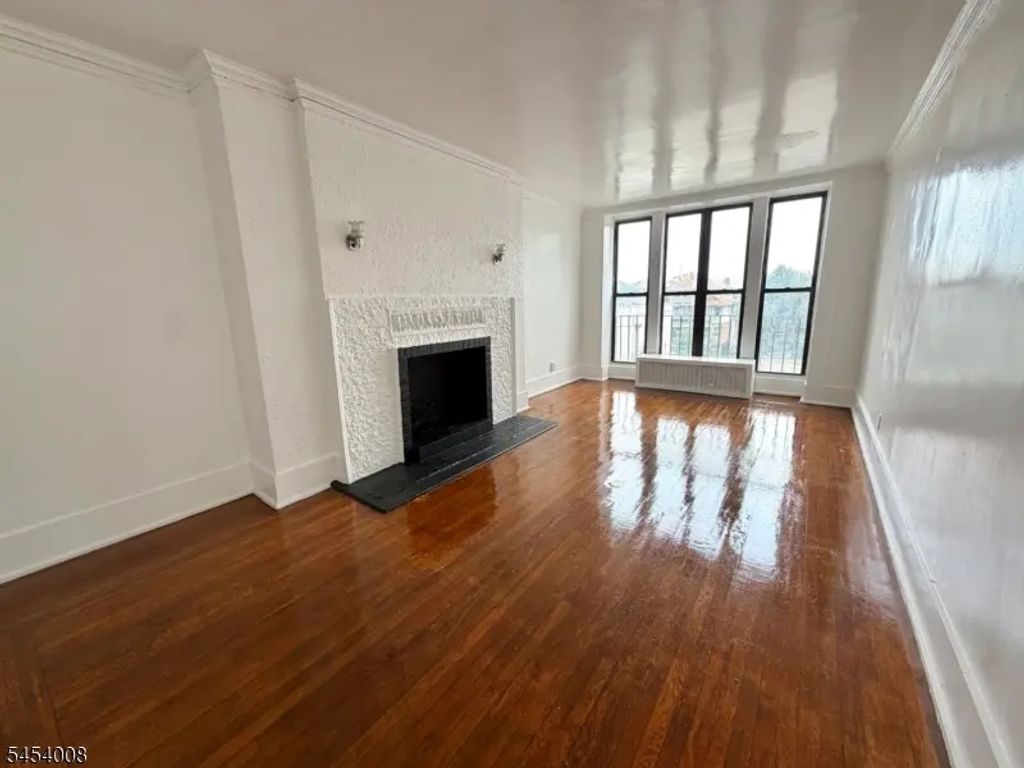 94 S Munn Ave, East Orange City