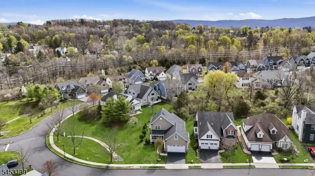 2 Bluffs Ct, Hamburg Boro