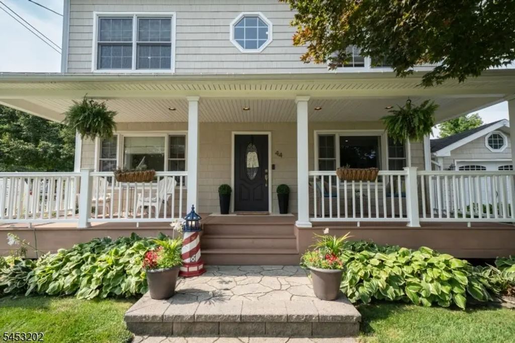 44 First St, Roxbury Twp.