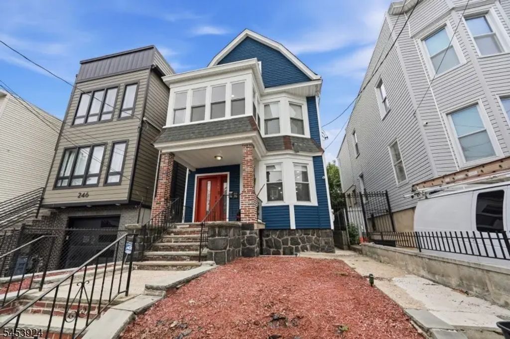 244 Clinton Ave, Jersey City