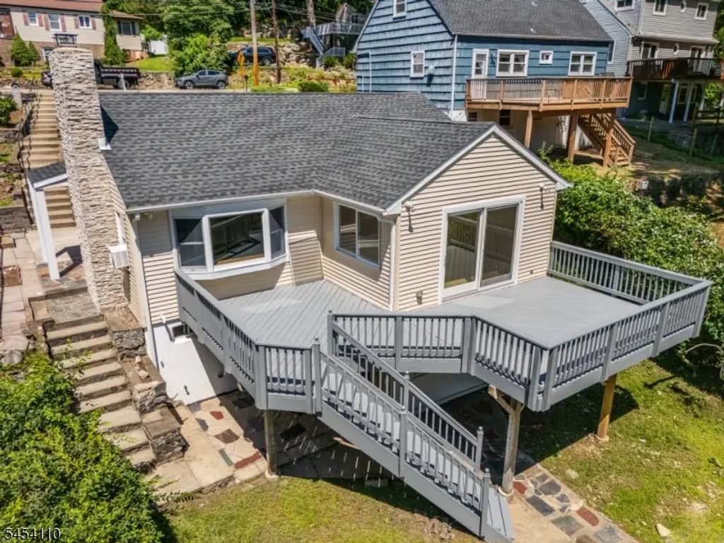 235 Skyline Lake Dr, Ringwood Boro