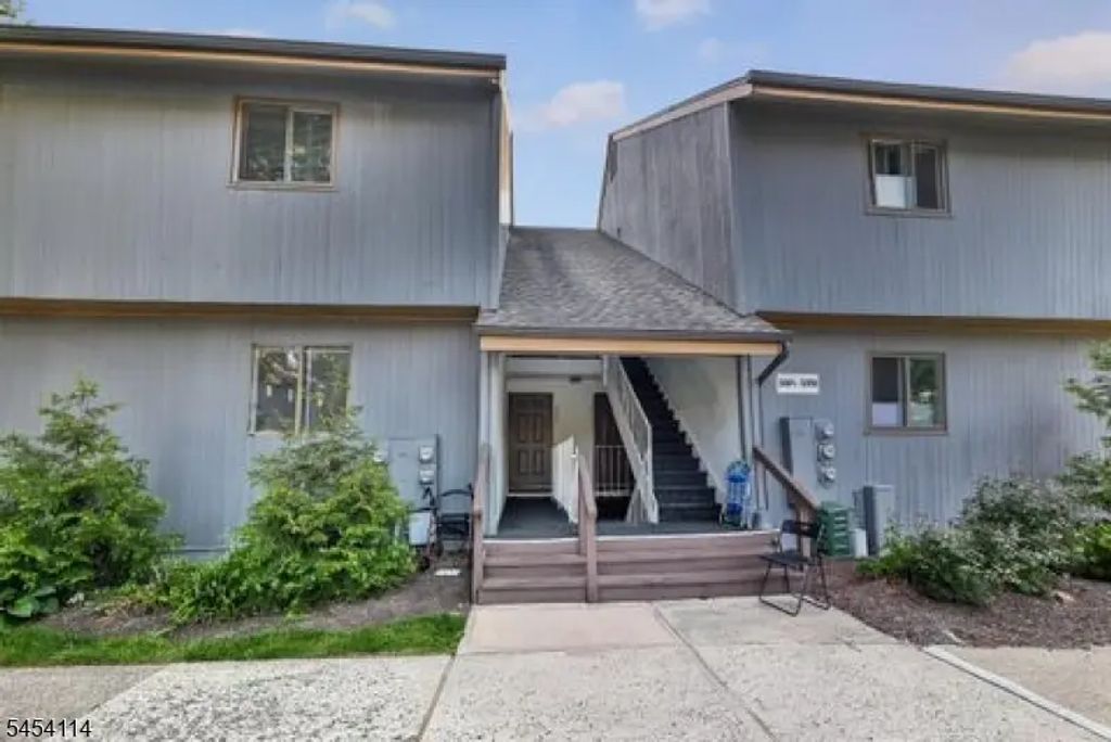 3905 Balsam Way, Bernards Twp.