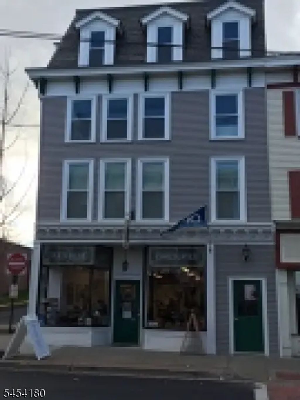 124 Spring St, Newton Town