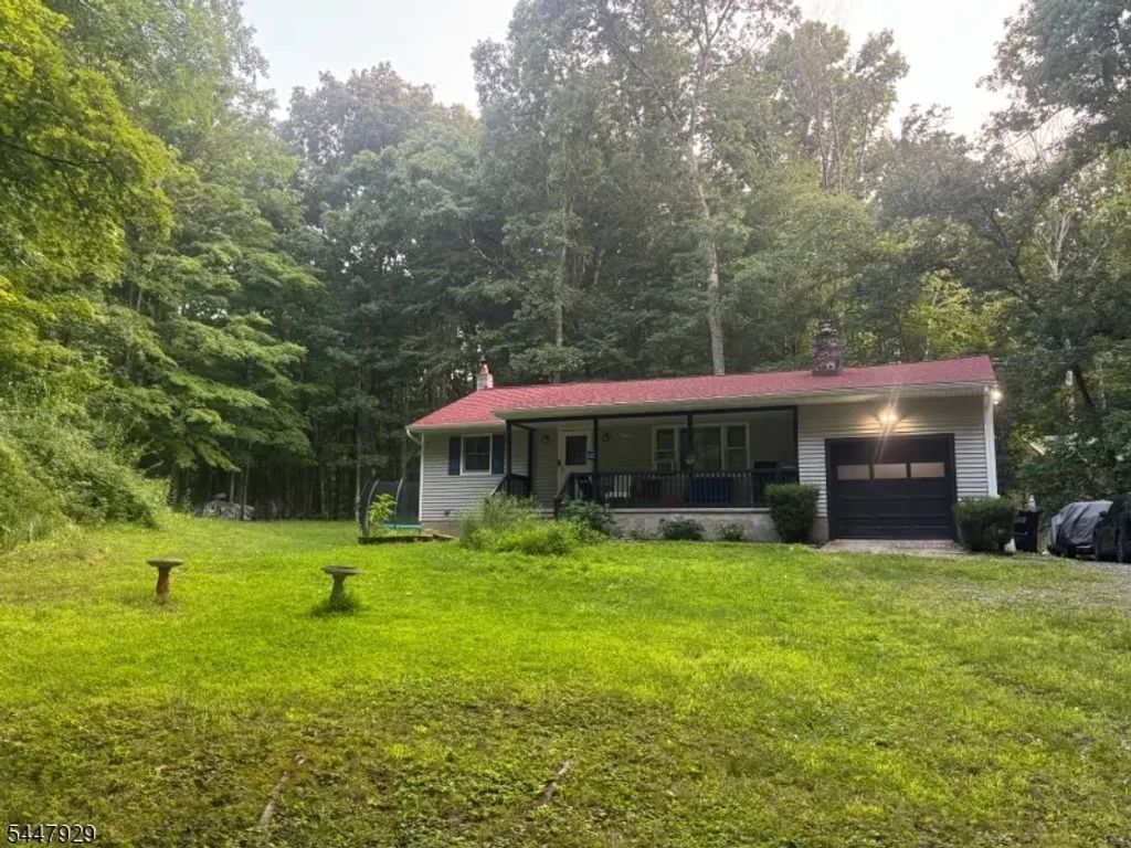 26 Red Hill Rd, Montague Twp.