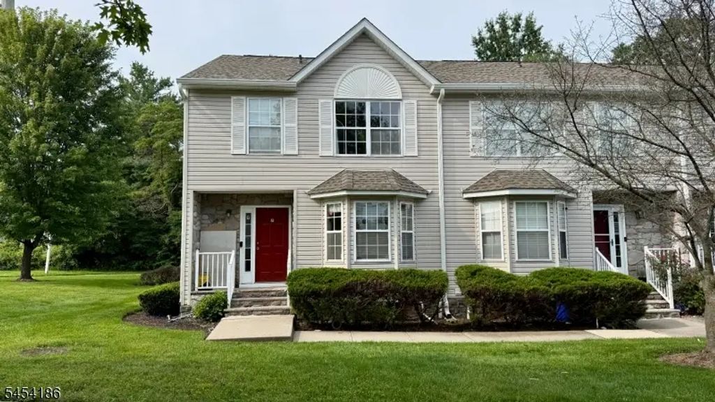 7 Jill Ct, Franklin Twp.