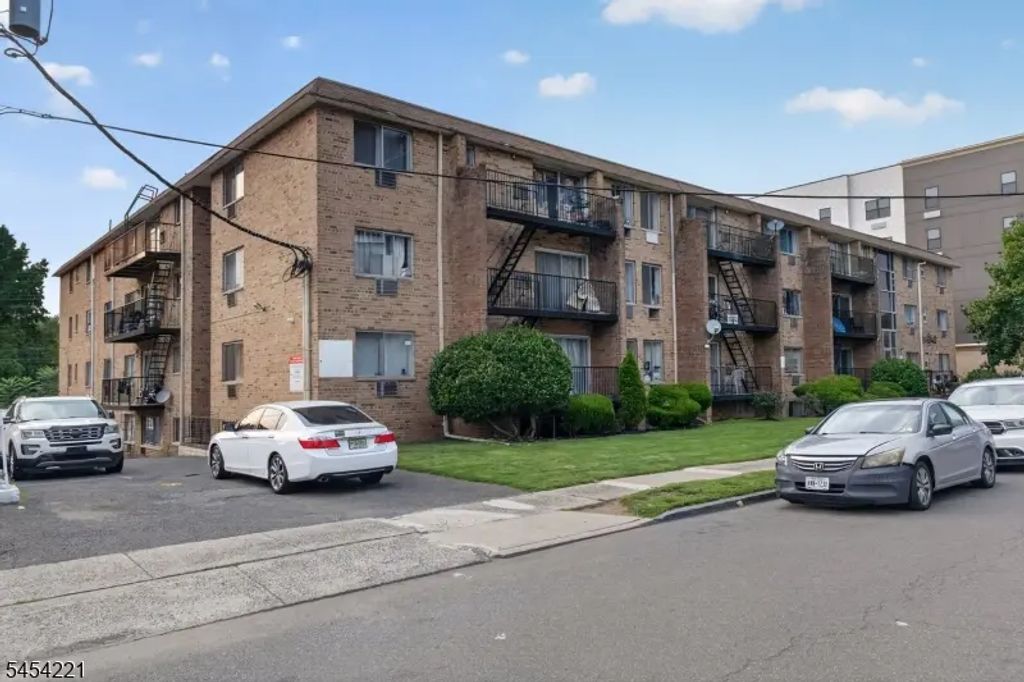 765 Vose Ave, City Of Orange Twp.