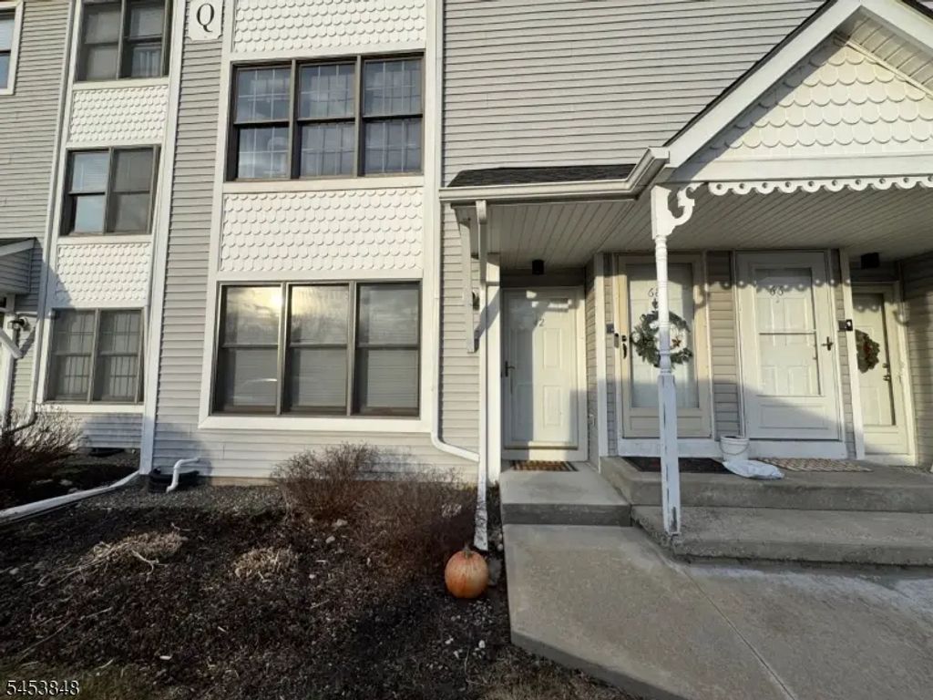 42 Burlington Ct, Hamburg Boro