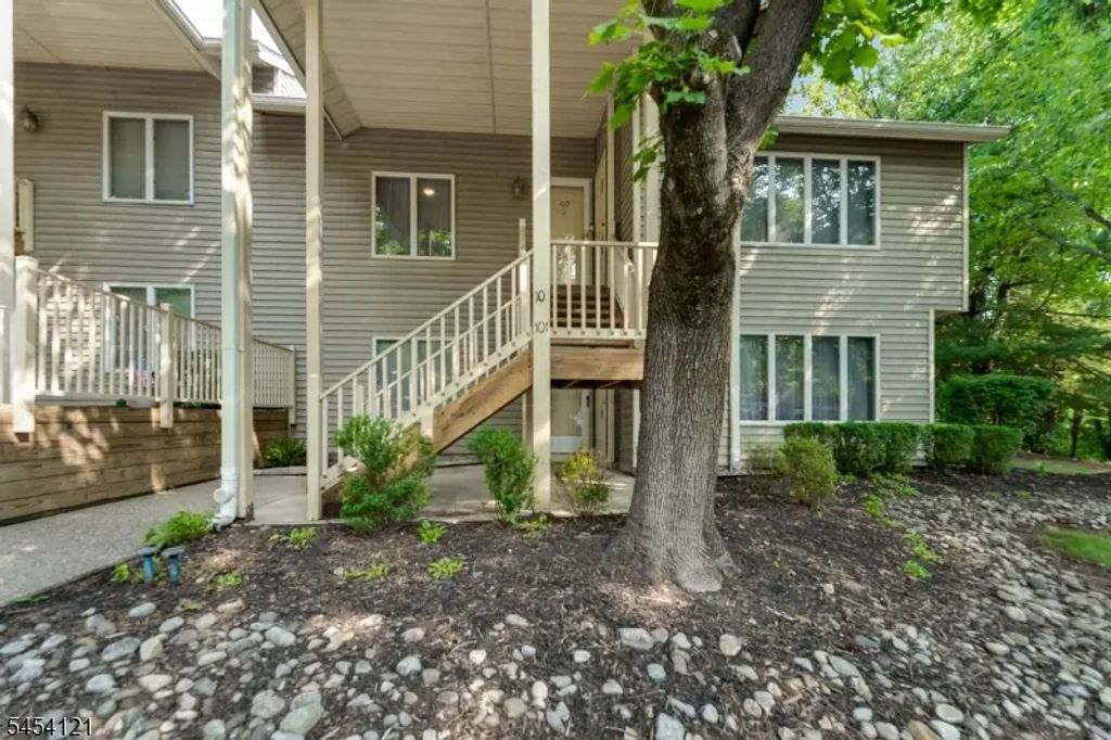 101 Westchester Ter, Clinton Twp.