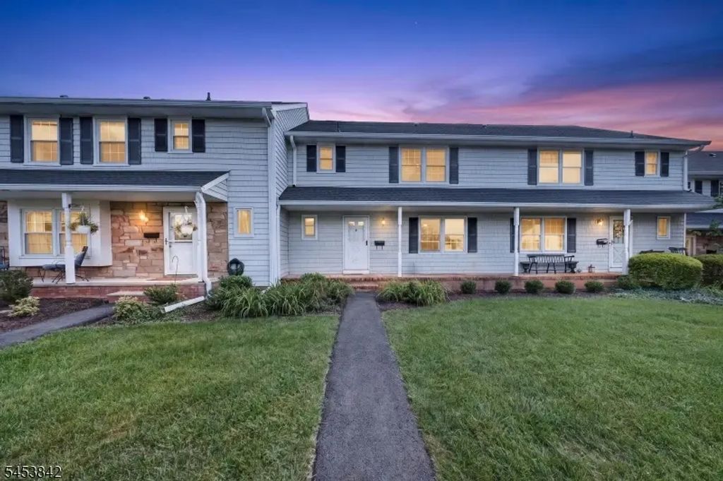 103 Columbia Cmn, Hillsborough Twp.