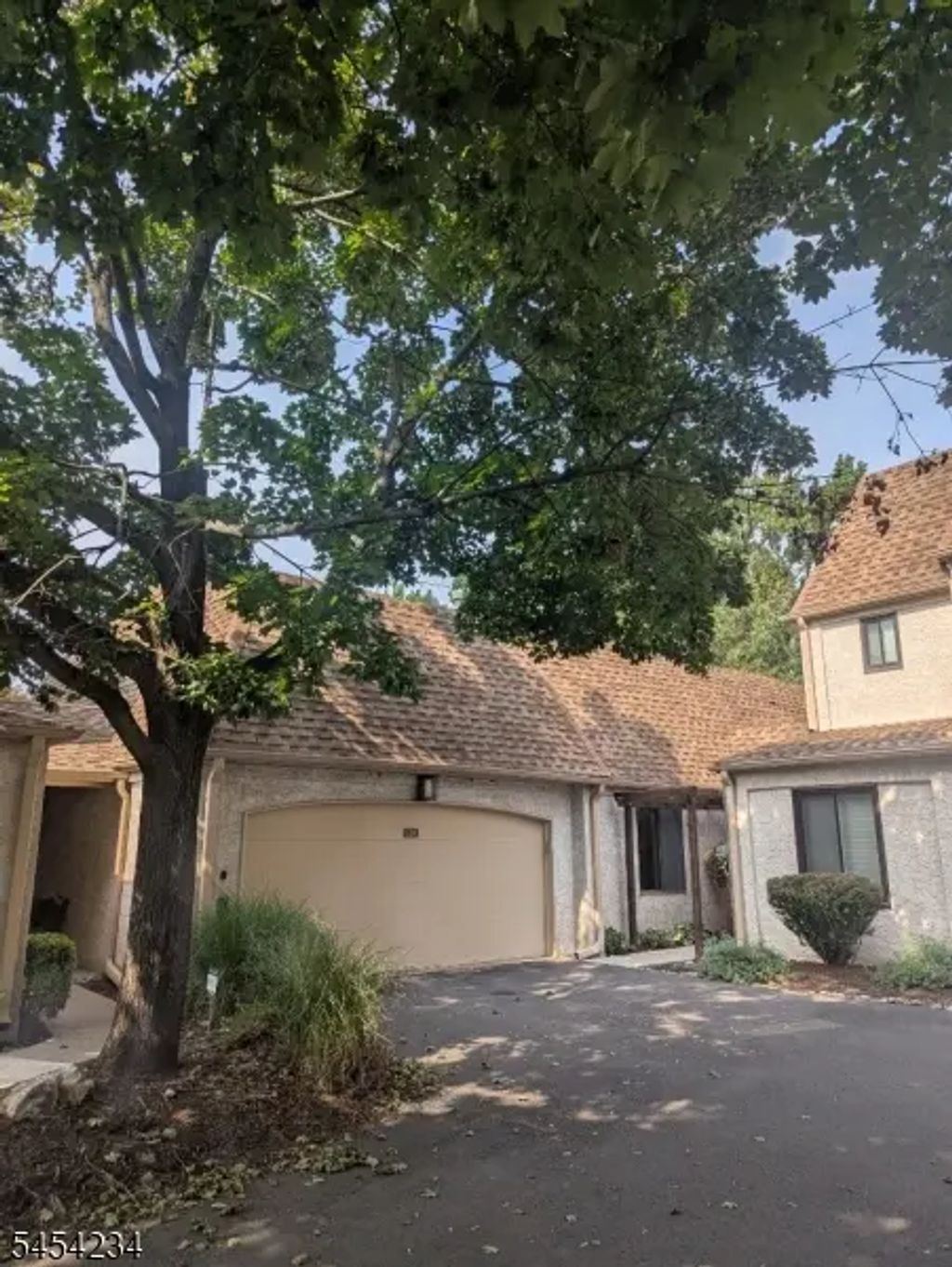 120 Park Gate Dr, Edison Twp.