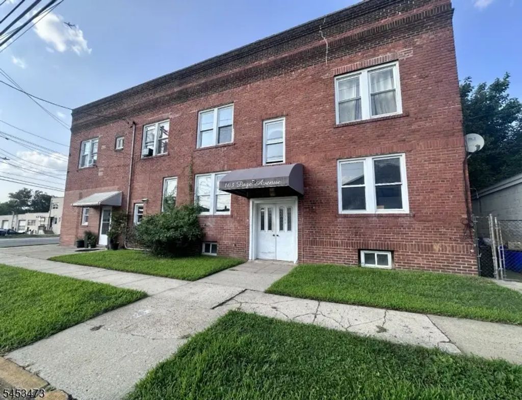 101-105 Page Ave, Lyndhurst Twp.