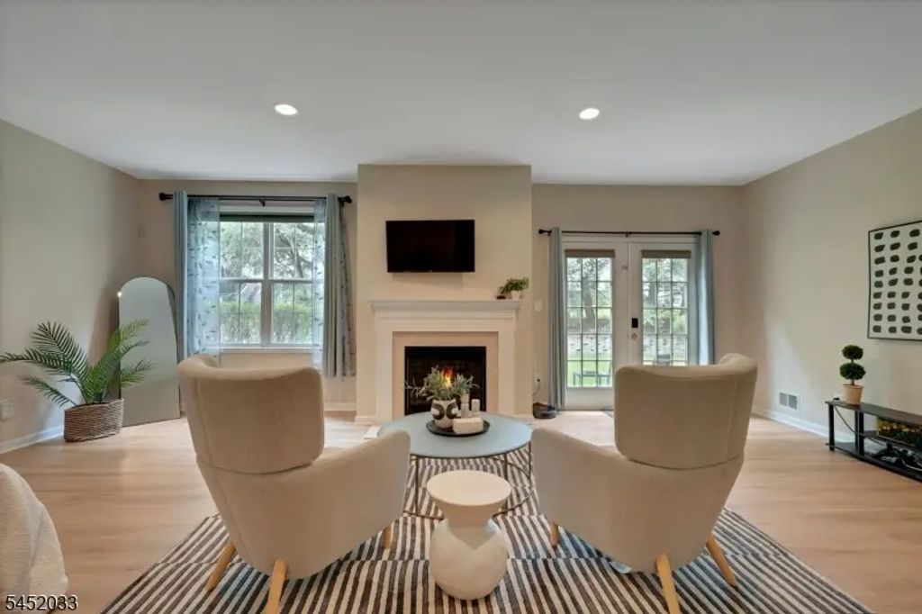 326 Winthrop Dr, Nutley Twp.