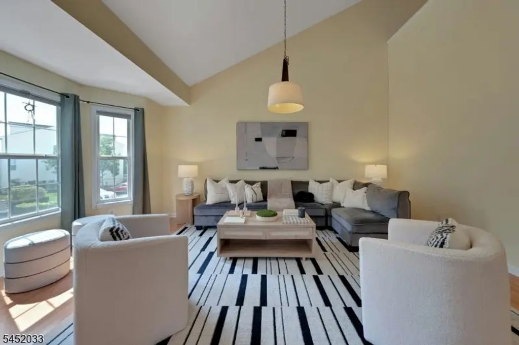 326 Winthrop Dr, Nutley Twp.