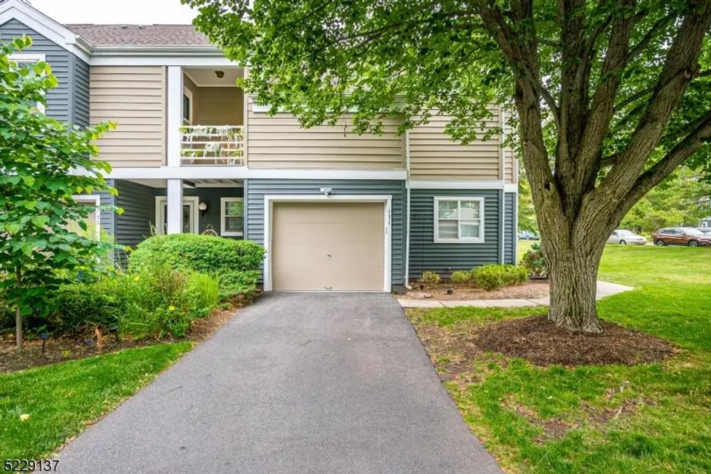 131 Bonney Ct, Bridgewater Twp.