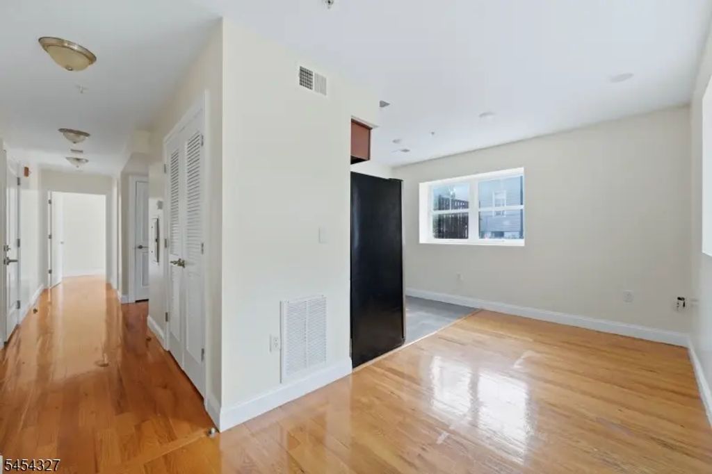 232 Shephard Ave, Newark City