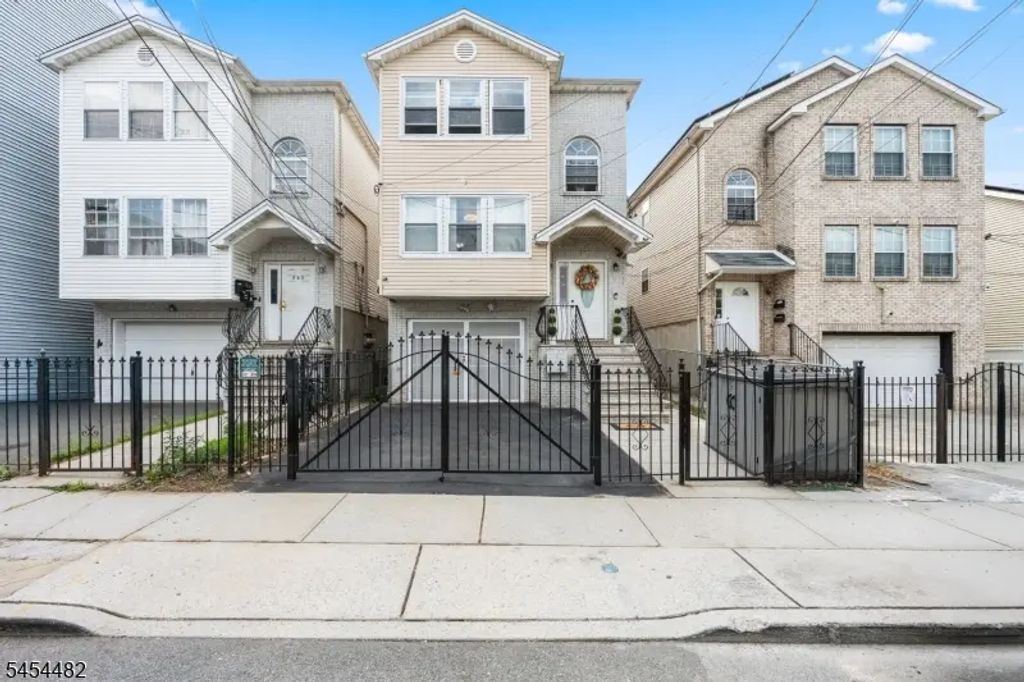 725 S 19th St, Newark City