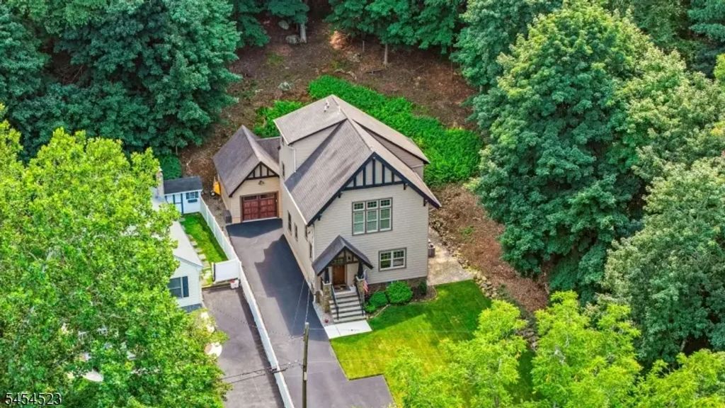 19 Tourne Rd, Boonton Twp.