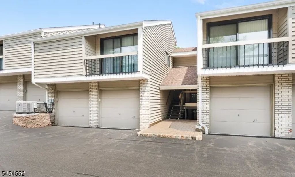 25 Hillside Ct, Union Twp.