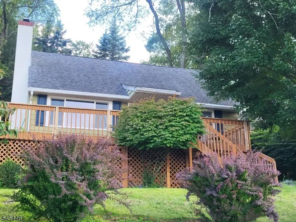 69 Birch Pkwy, Byram Twp.