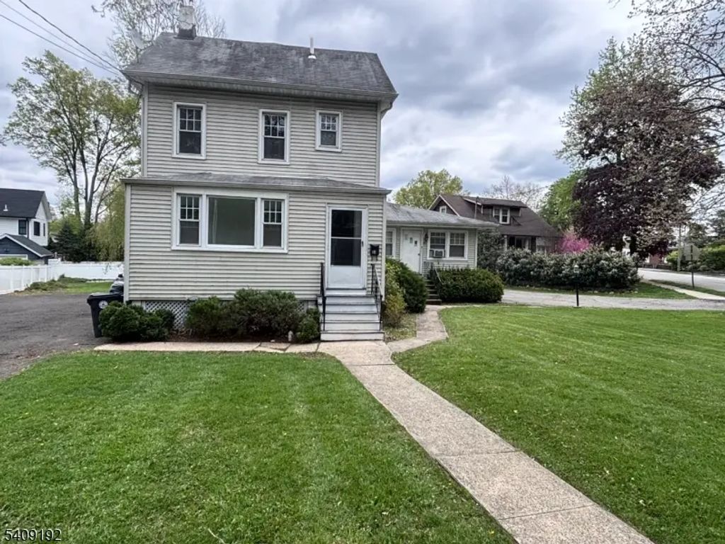 81 Summit Ave, Chatham Boro