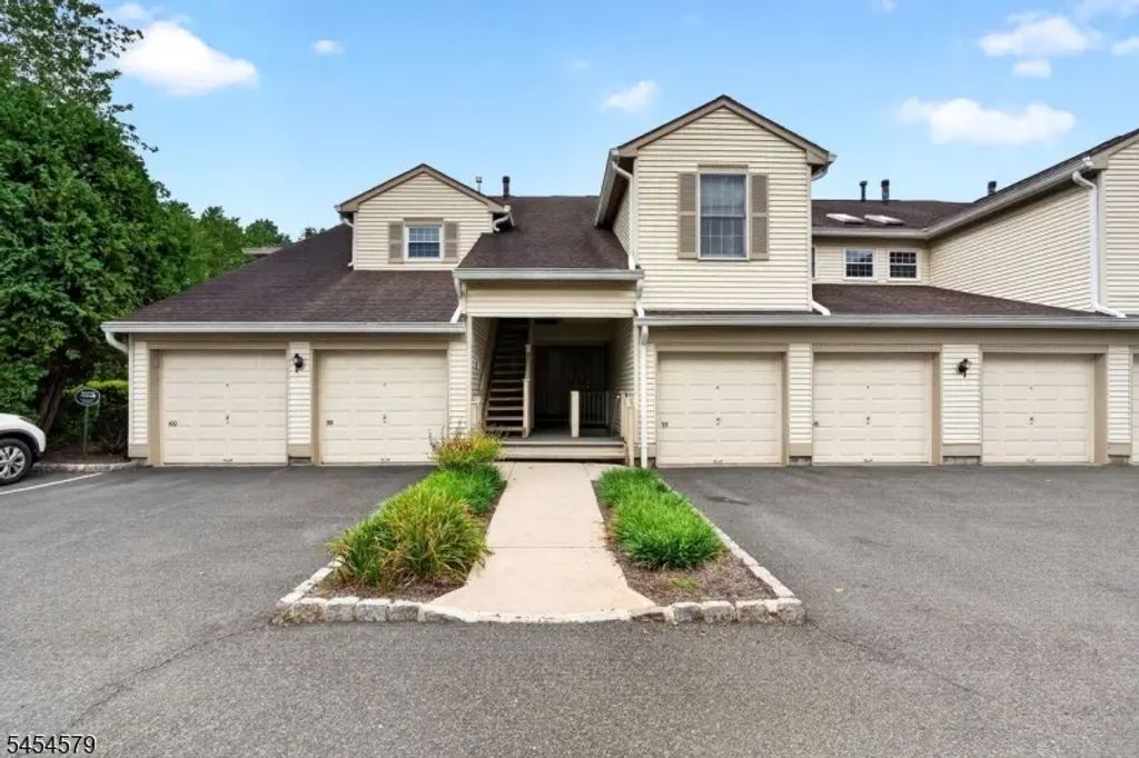 92 Jamestown Rd, Bernards Twp.