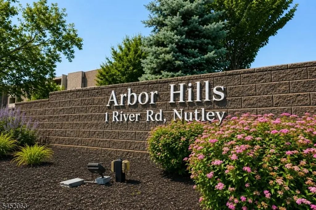833 Main  Unit E, Belleville Twp.