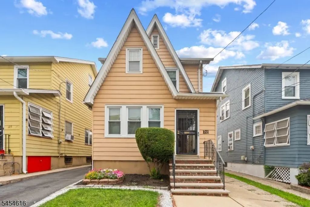 121 Scofield St, Newark City