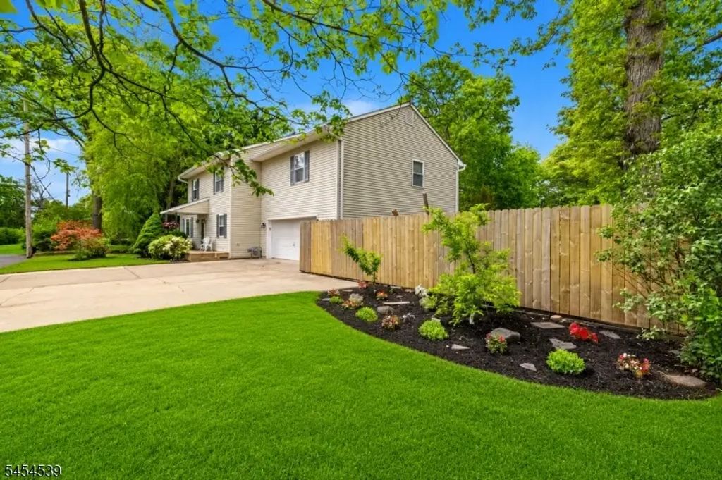 1591 W Princeton Ave, Brick Twp.