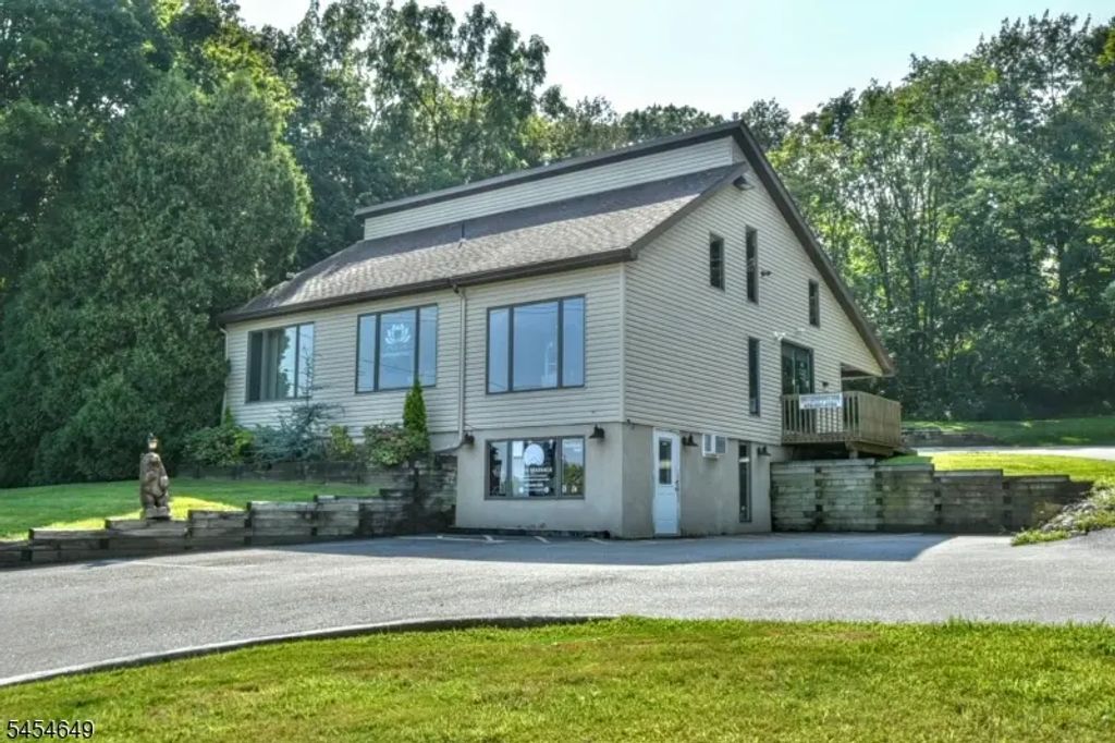 276 State Rt 94, Vernon Twp.