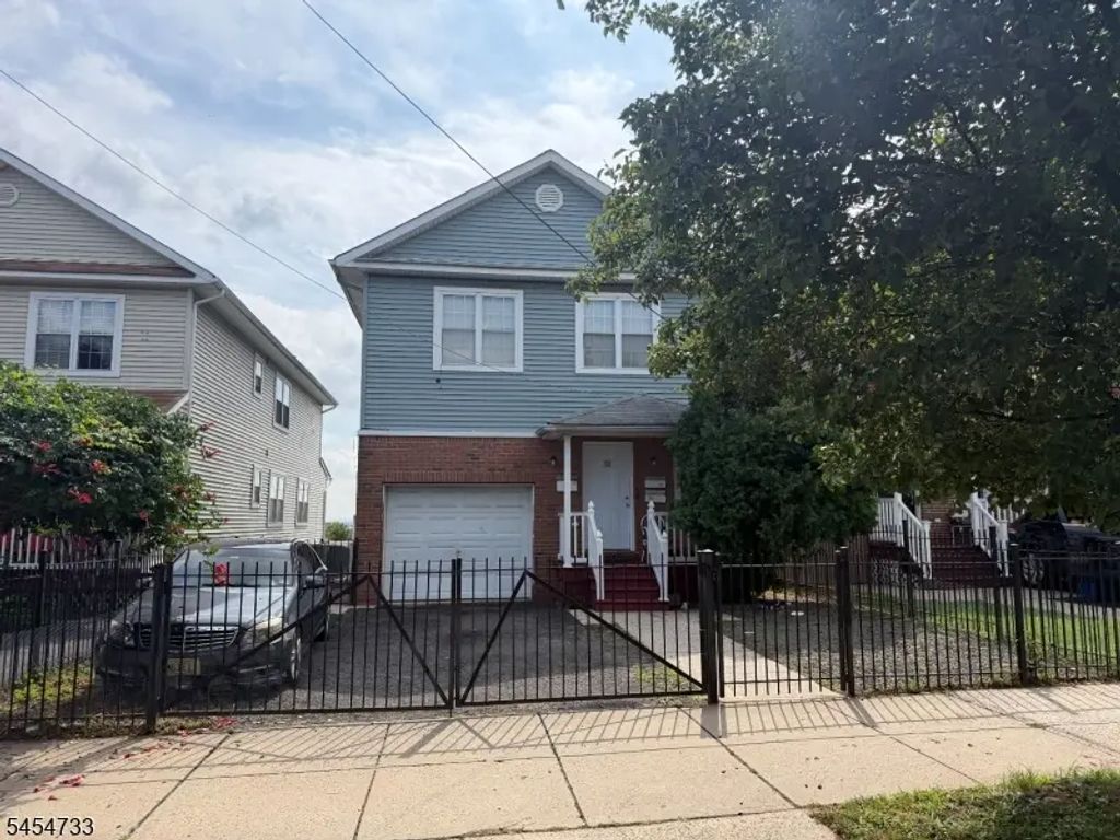 38 Milford Ave, Newark City
