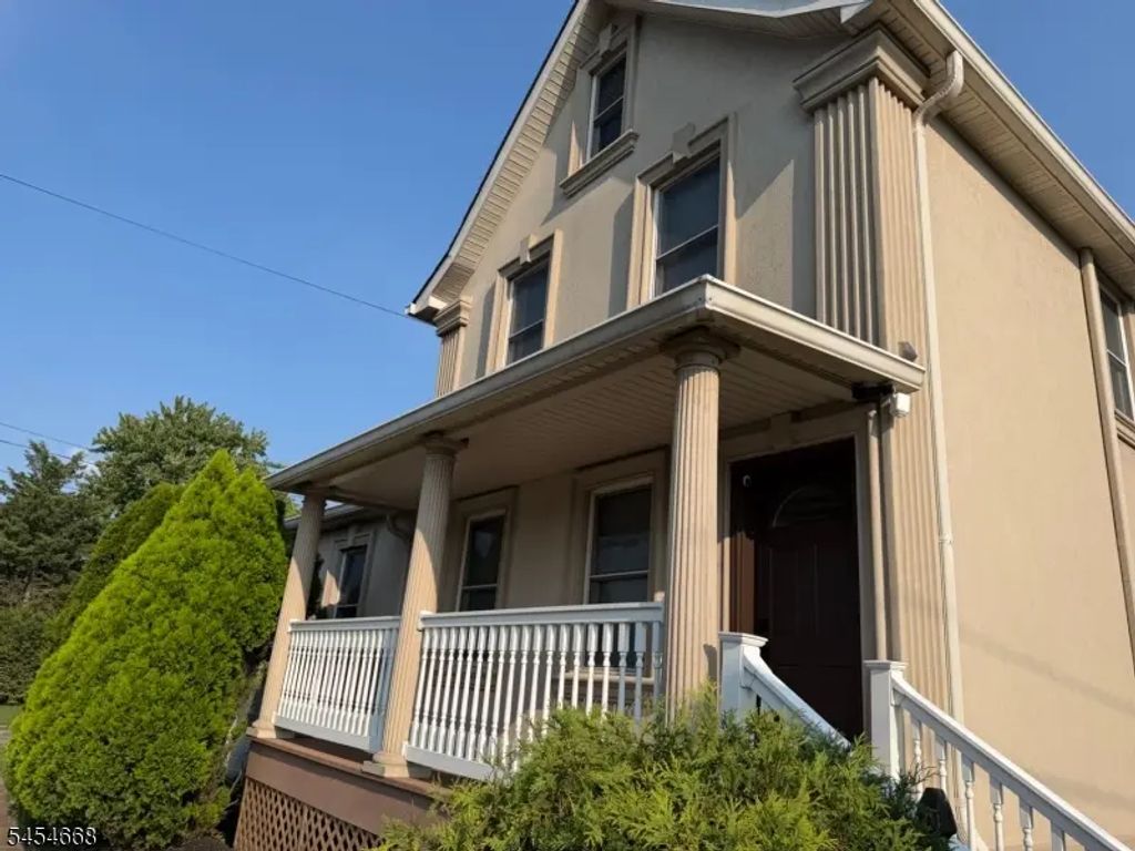 1717 W Camplain Rd, Manville Boro