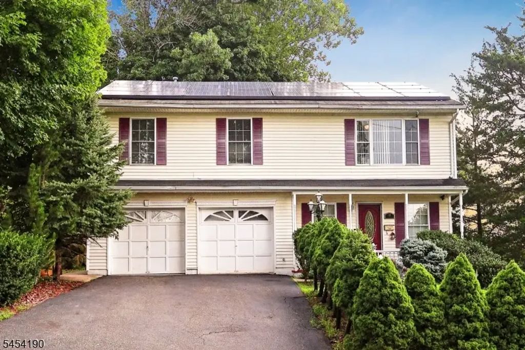 10 Davis Ave, Dover Town