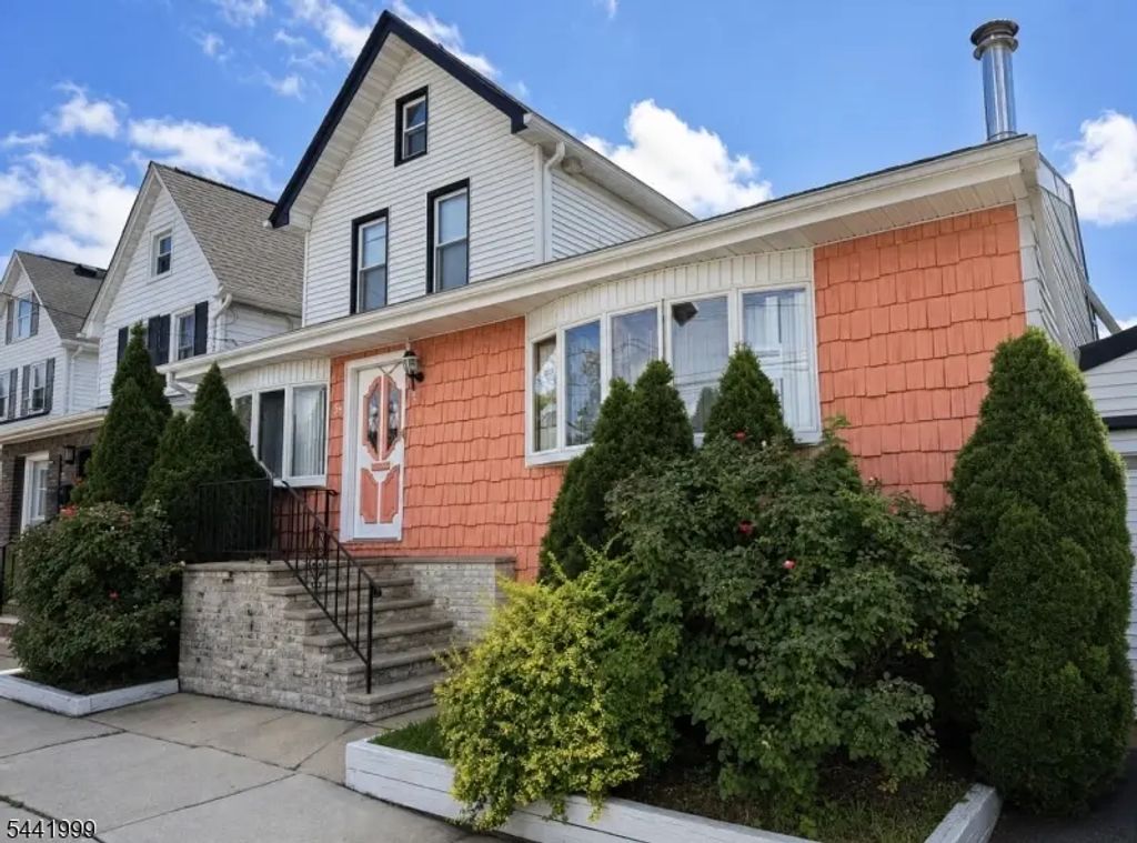 58 La France Ave, Bloomfield Twp.