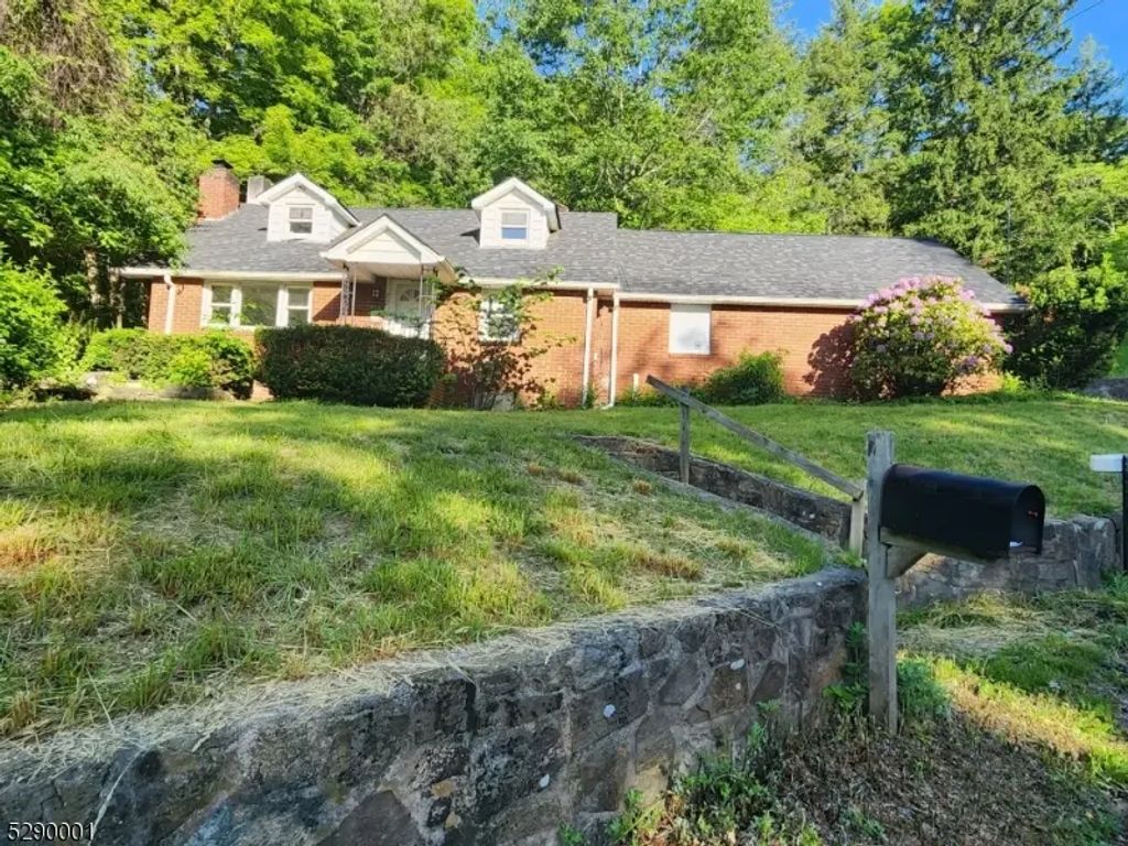 72 Glenwood Mt Rd, Vernon Twp.