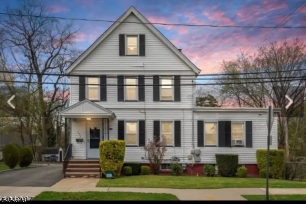 296 Berkeley Avenue, Bloomfield Twp.